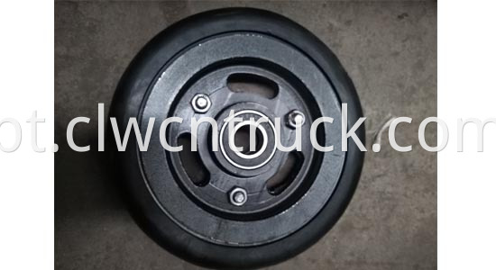 Dust suction disk wheels